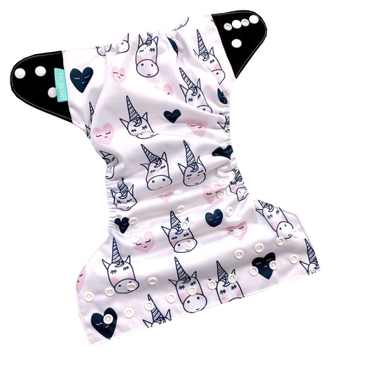Couche lavable licorne et coeur